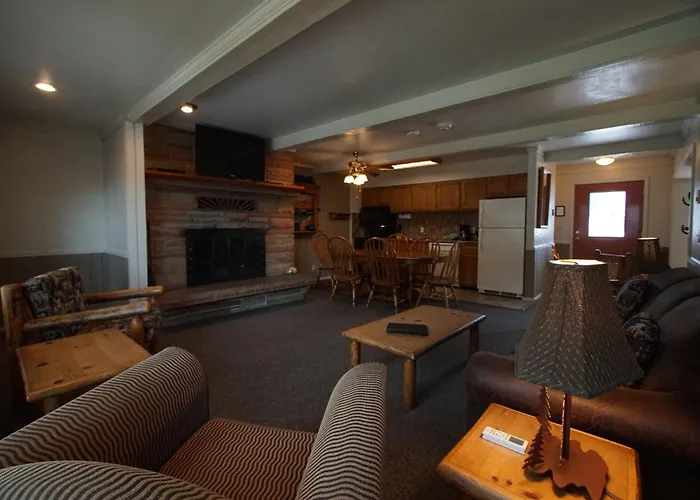 Hole Towncenter Three-bedroom Apartment *