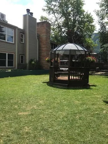 Hole Towncenter Three-bedroom Apartment *
